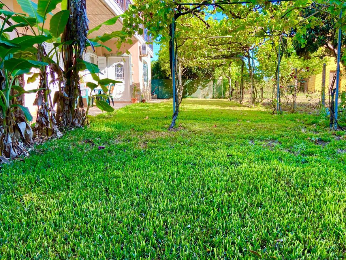 Cottage House,With Big Garden & Lawn Amaliada Экстерьер фото